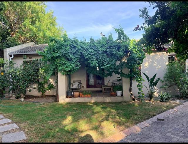 3 BEDROOM HOUSE FOR SALE IN BOSTON